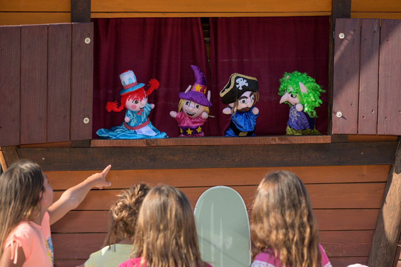 Poppenkastvoorstelling voor kinderen op camping CAPFUN Fleurs d'Agde in AGDE (34).