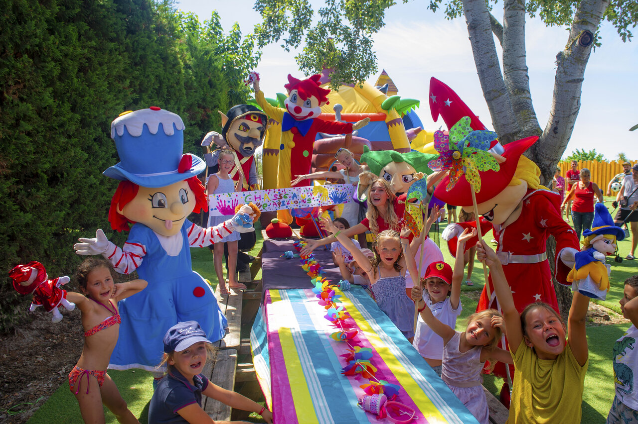 Kinderanimatie op camping CAPFUN Fleur de Camargue in Saint-Laurent-d Aigouze (30).