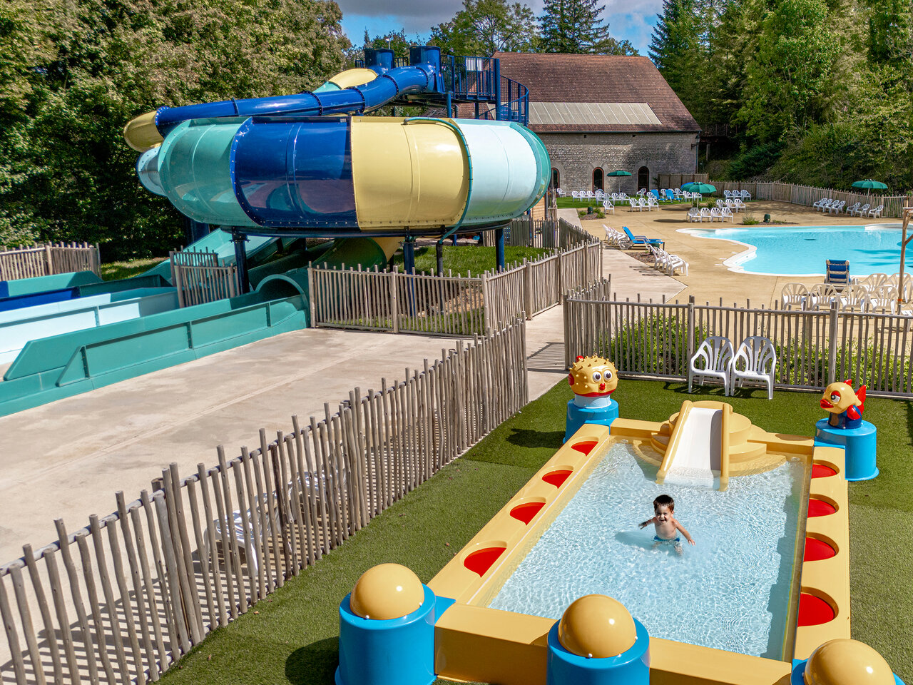 Waterpark op camping CLICOCHIC Forge Sainte Marie in Thonnance-les-Moulins (52).