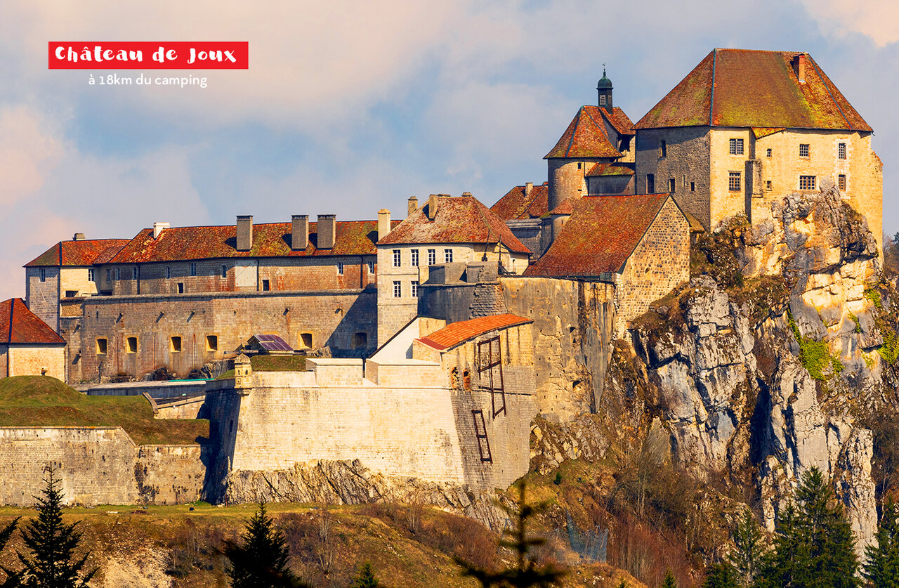 Kasteel van Joux, historisch fort op rots, nabij Pontarlier, Doubs.