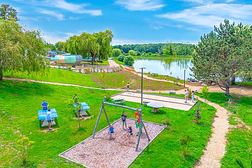 Spelen, tafeltennis, jeu de boules, meer op CAPFUN Grand Cerf Gimouille (58).