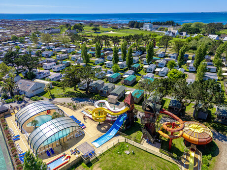 Waterpark, glijbanen, stacaravans op camping CAPFUN Grand Large in FOUESNANT.