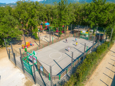 Multisportterrein op camping CAPFUN Grand Lierne in CHATEAUDOUBLE (26).