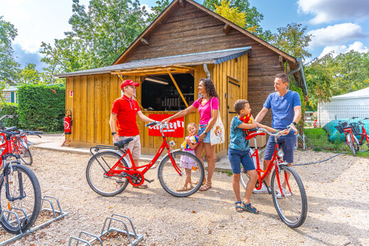 Fietsverhuur voor familie op camping CAPFUN Grenouillère in Suèvres (41).