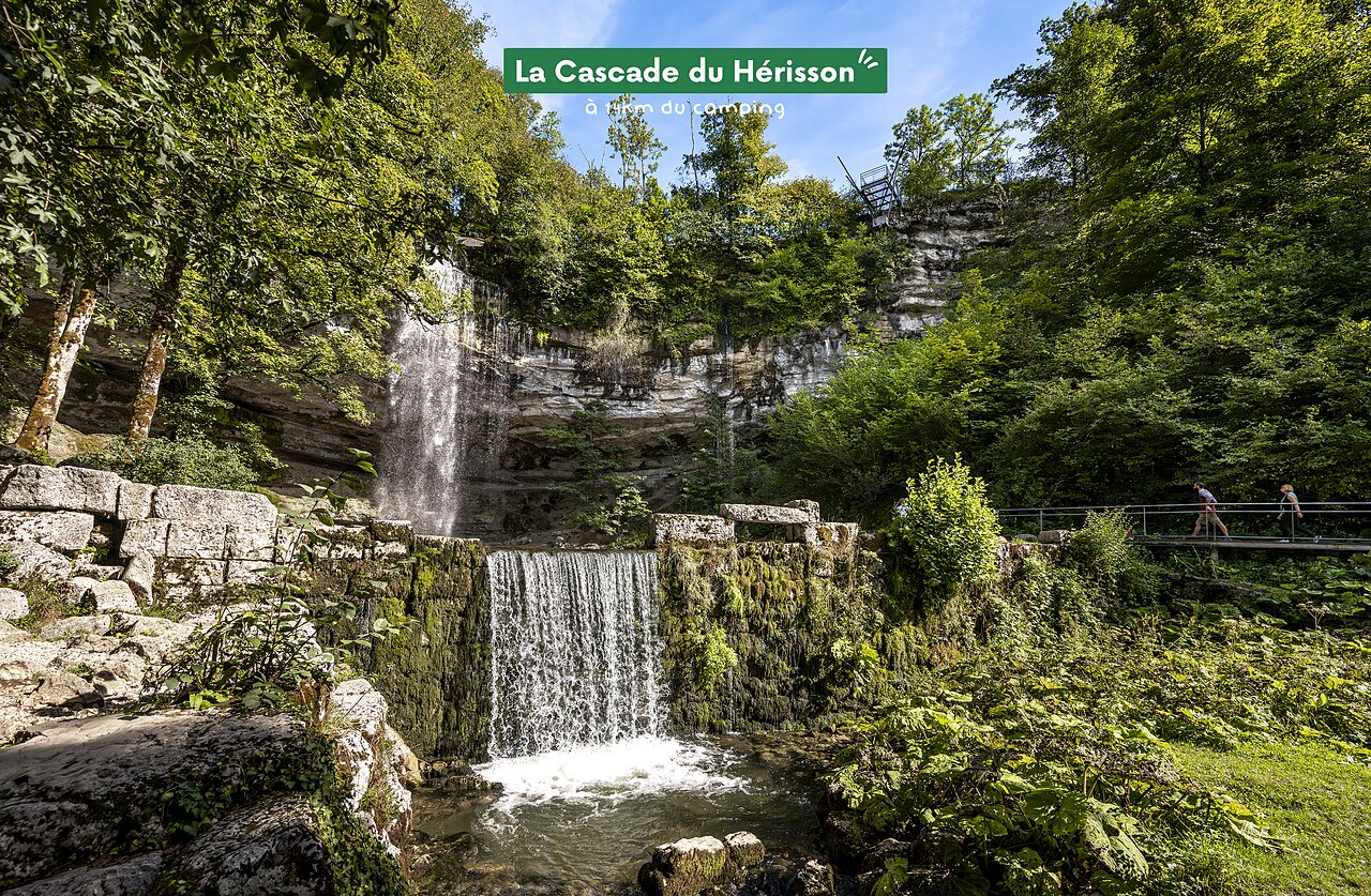 H�risson-waterval, indrukwekkende natuurlijke site nabij Clairvaux-les-Lacs, Jura.