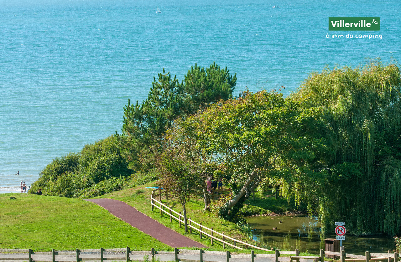 Strand van Villerville en zee, bezienswaardigheid nabij de camping.