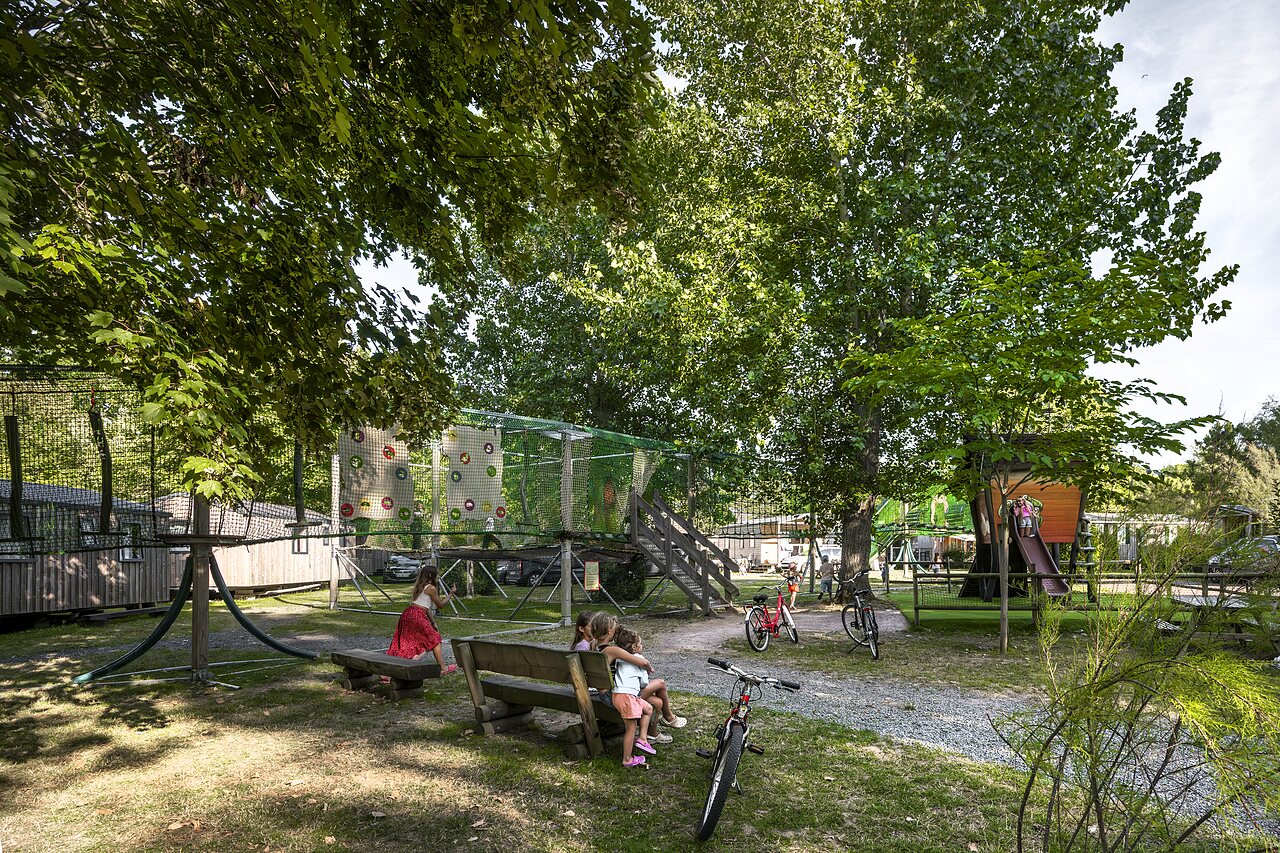 Kinderspelen, structuur op camping CLICOCHIC Havre de Berni�res in Berni�res-sur-Mer (14).