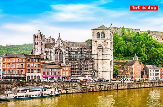 De Collegiale Kerk en het Fort van Hoei, historische stad in Wallonië.