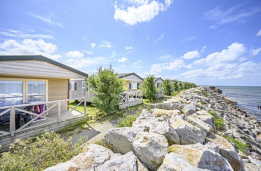 Stacaravans met terrassen aan zee op camping CAPFUN Joncal in Grandcamp - Maisy (14).