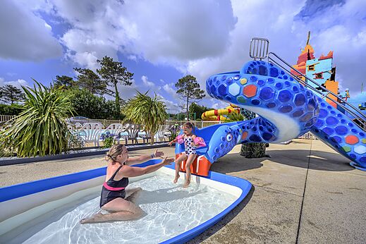 Waterschildpadglijbaan en kinderbad op camping CAPFUN Joncal, Grandcamp - Maisy.