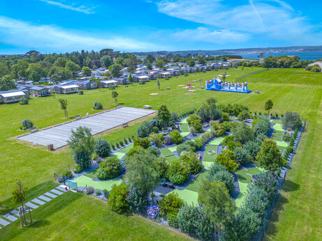 Mini-golf, opblaasbare spelen, jeu de boules camping CAPFUN Kervel PLONEVEZ PORZAY.