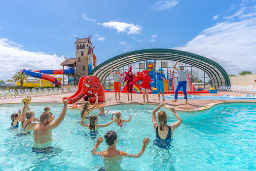 Wateranimatie, zwembad en glijbanen op CAPFUN Kervel in PLONEVEZ PORZAY (29).