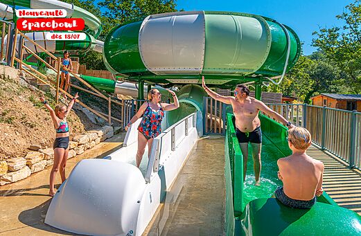 Spacebowl glijbaan op camping CAPFUN Lac des 3 Vallées in Lectoure (32).