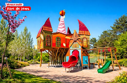 Kasteel speeltuin, glijbanen en schommels op camping CAPFUN Lac des 3 Vall�es.