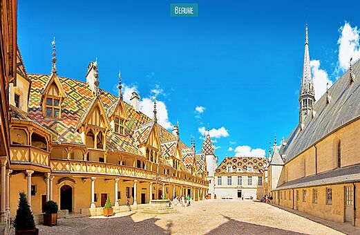 Hospices de Beaune, iconisch historisch monument te bezoeken in Bourgondië.