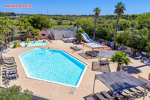 Zwembad, waterglijbaan en kinderbad op camping CAPFUN Las Bousigues.