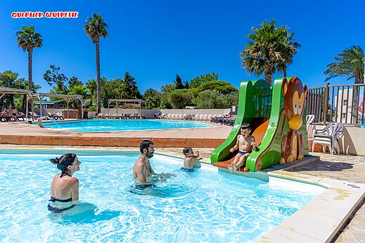 Familiezwembad, kindertoboggan aap op camping CAPFUN Las Bousigues in Le Barcarès (66).