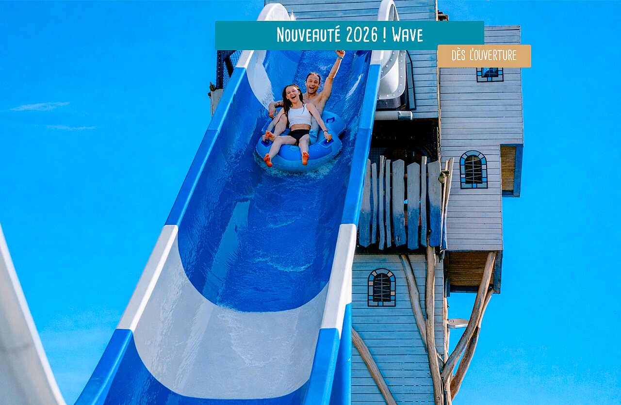 Reuzenglijbaan Wave met twee personen op camping VAGUES OCEANES Les Iles in Hudimesnil (50).