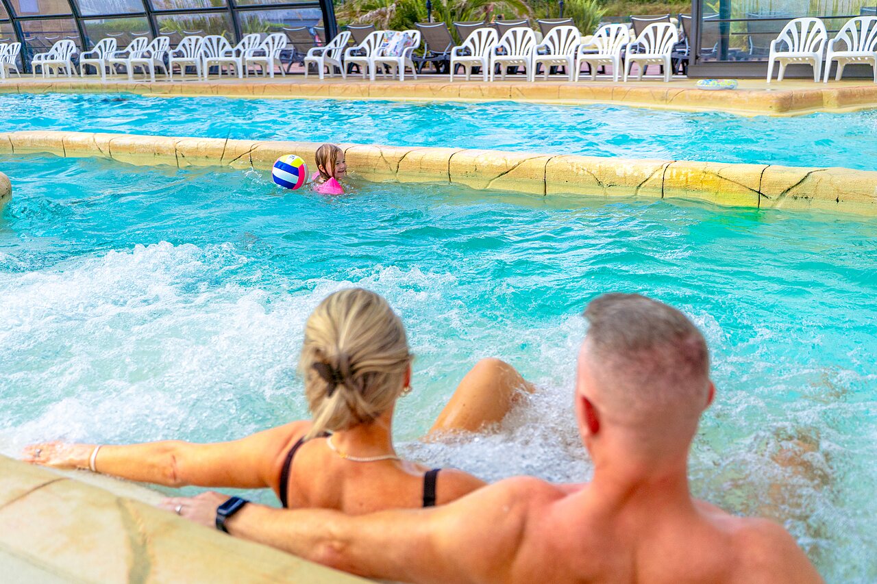 Jacuzzi op camping VAGUES OCEANES Les Iles in Hudimesnil (50).