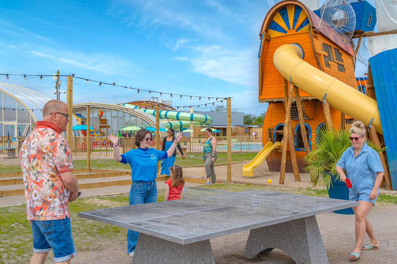 Tafeltennis, speeltuin, waterpark op camping VAGUES OCEANES Licorne in Duinkerke.