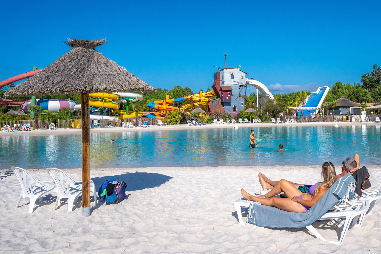 Lagoon zwembad, glijbanen, strand bij CAPFUN Lila in LINXE (40).