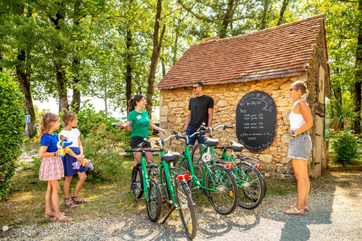 Fietsverhuur voor volwassenen en kinderen op camping CLICOCHIC Linotte in Le Bugue (24).