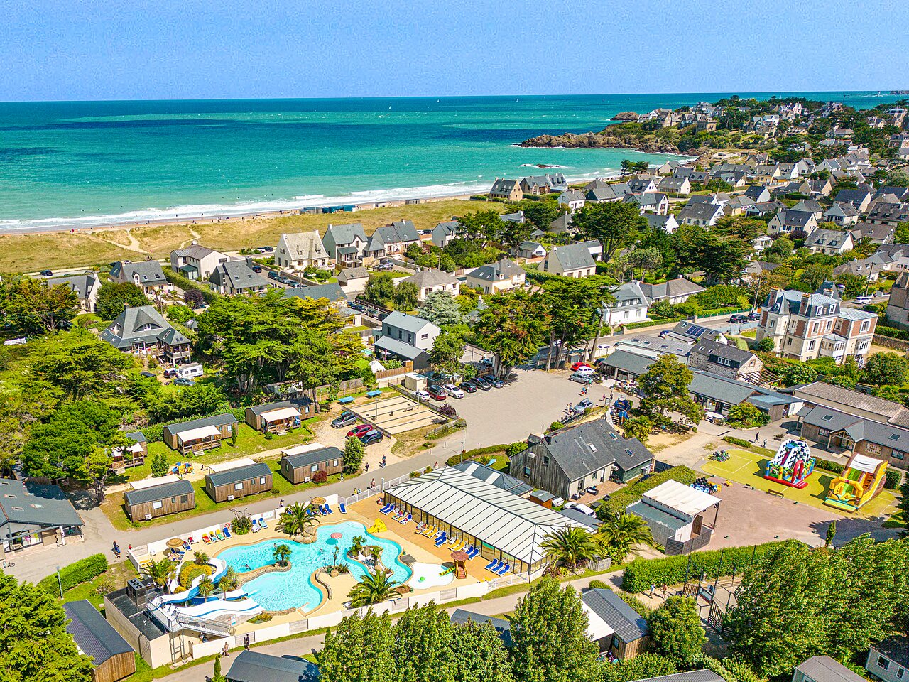 Waterpark op camping CLICOCHIC Longchamp in Saint Lunaire (35).