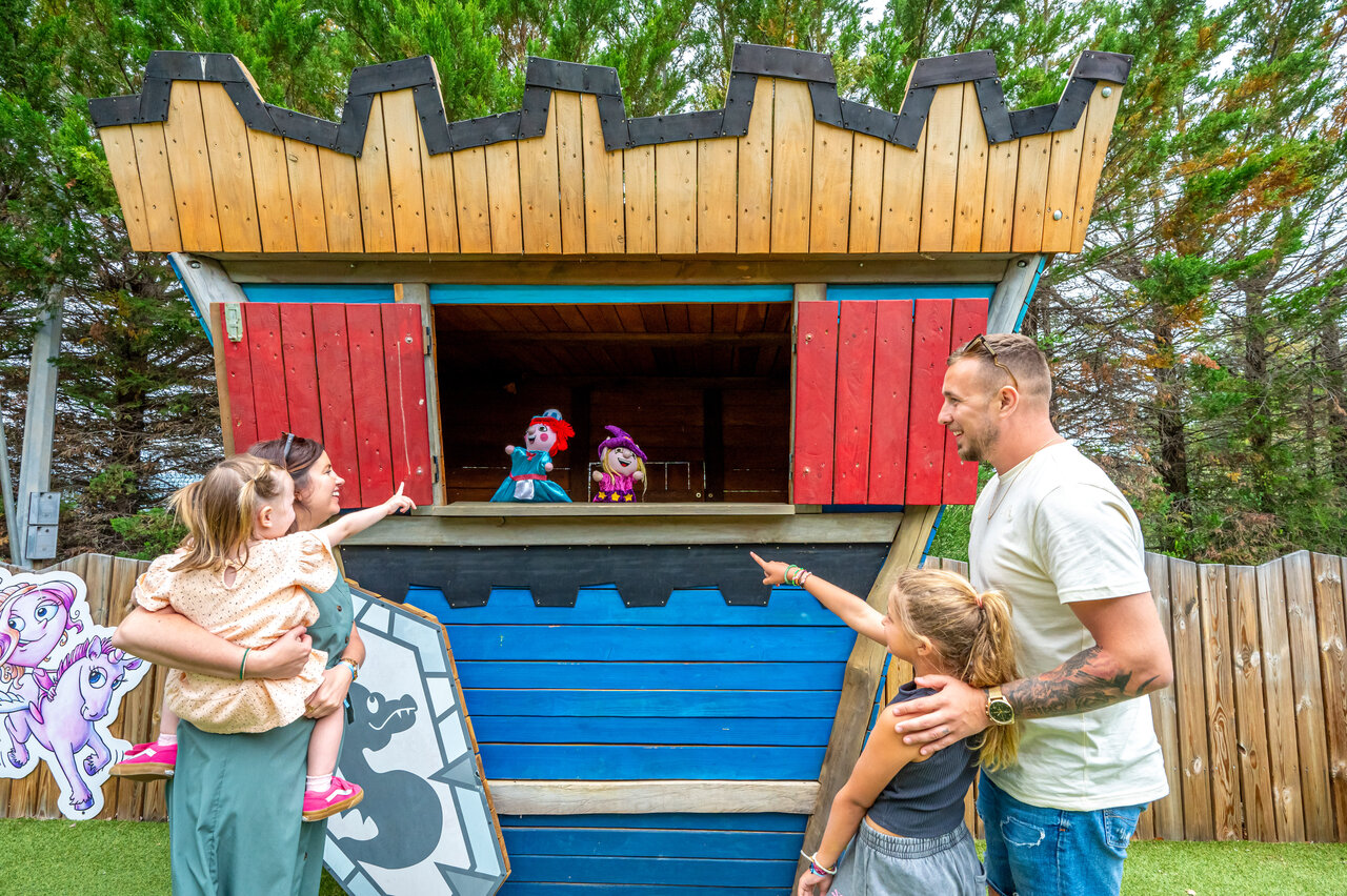 Poppenkastvoorstelling op camping CAPFUN Malissonne in LA CADIERE D'AZUR (83).