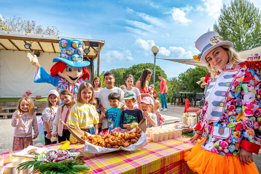 Kinderanimatie, mascotte en snack op camping CAPFUN Malissonne in LA CADIERE D'AZUR (83).