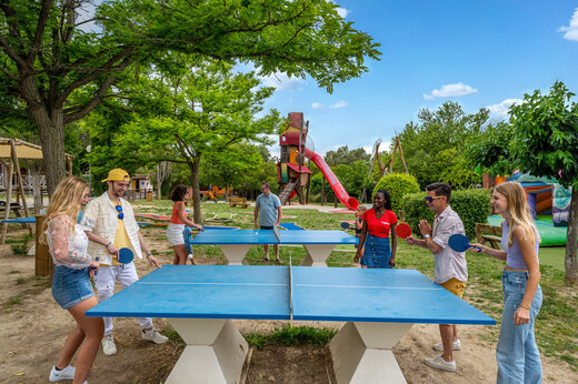 Tafeltennis en speeltuin op camping CAPFUN Malissonne in LA CADIERE D'AZUR.