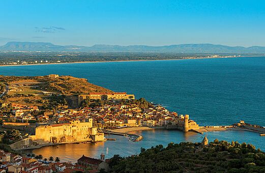 Kustdorp Collioure, de haven en het koninklijk kasteel aan de Middellandse Zee.