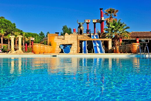 Buitenzwembad, thematische waterglijbanen op CAPFUN Mer et Soleil in Cap d'Agde (34).