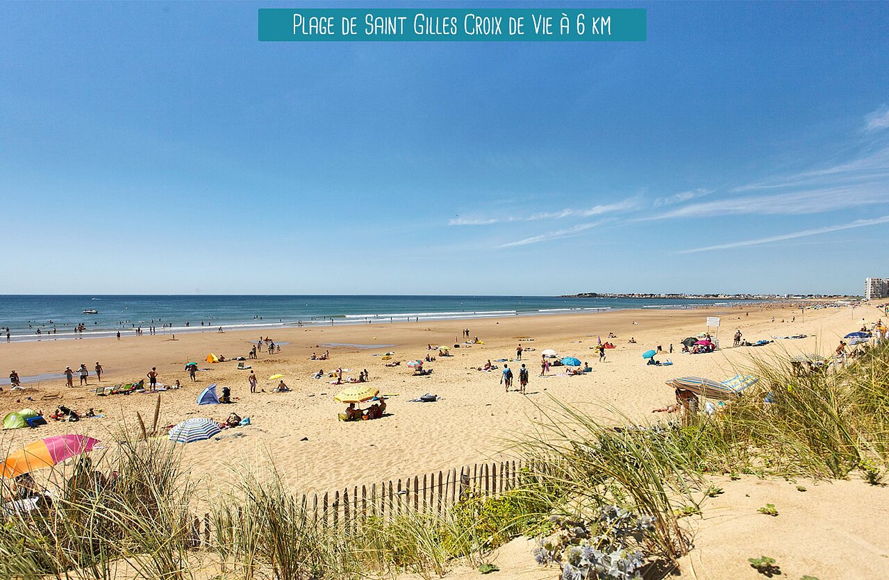 Groot strand van Saint Gilles Croix de Vie, toeristische plek in Vend�e.