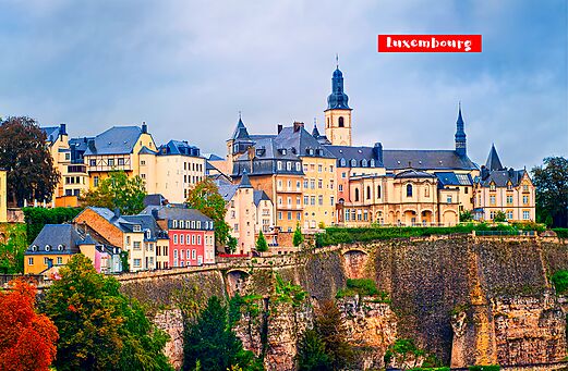 Stad Luxemburg, hoofdstad van het Groothertogdom, met historische gebouwen en vestingwerken.