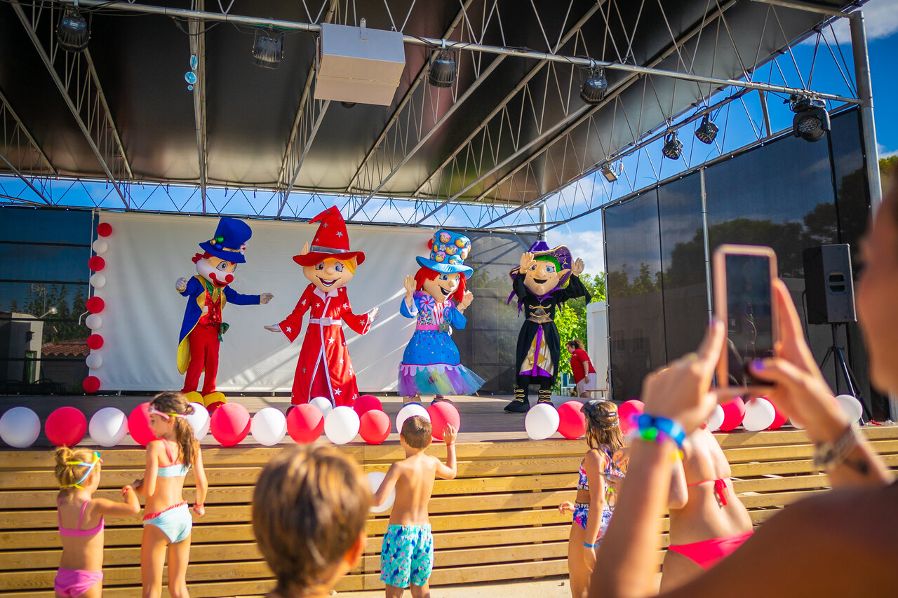 Kinderanimatie met mascottes op camping CAPFUN Mirmanda in Cambrils - Vinyols i els Arcs (43).