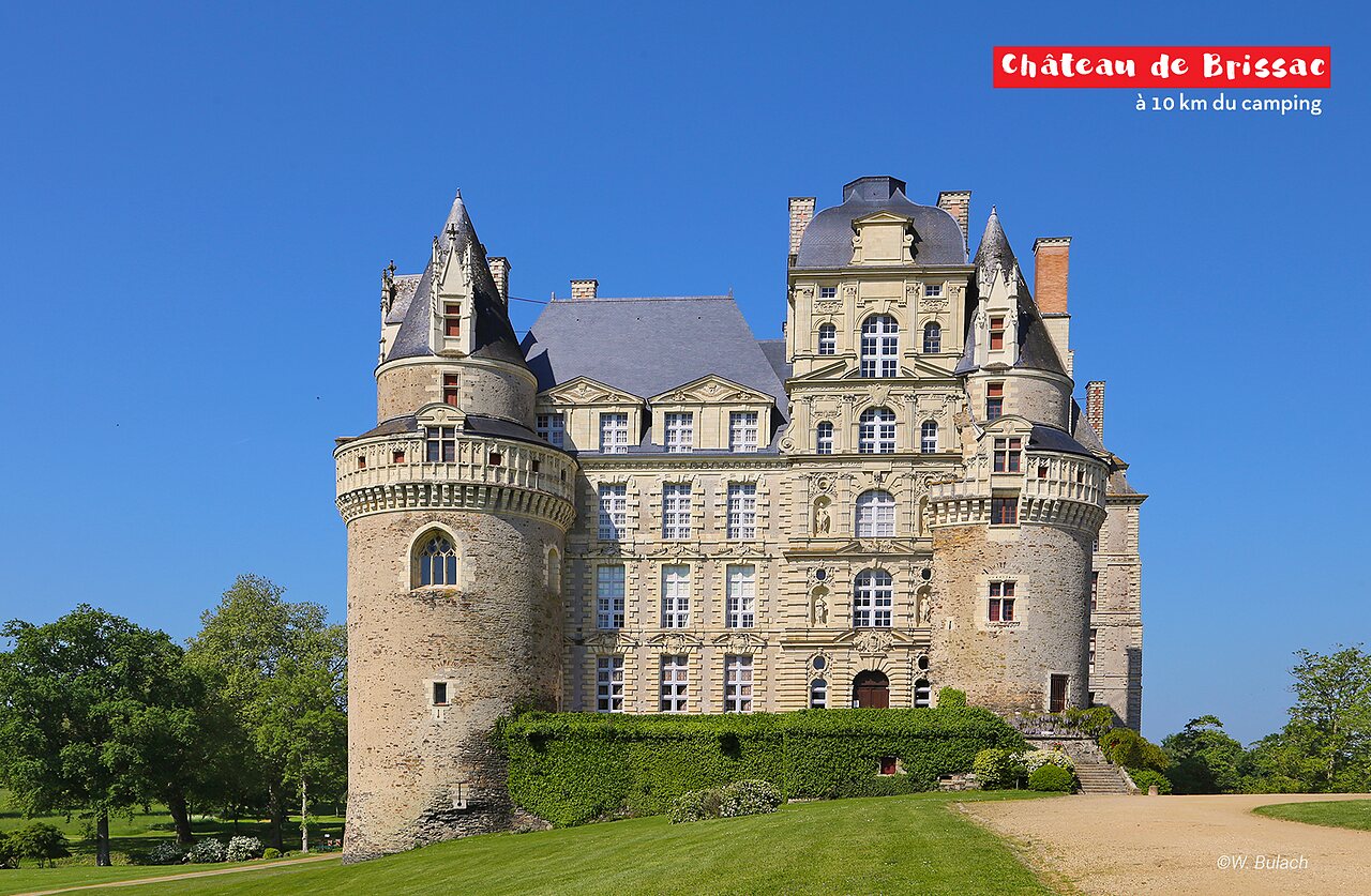 Kasteel van Brissac, prachtig historisch monument te bezoeken in Pays de la Loire.