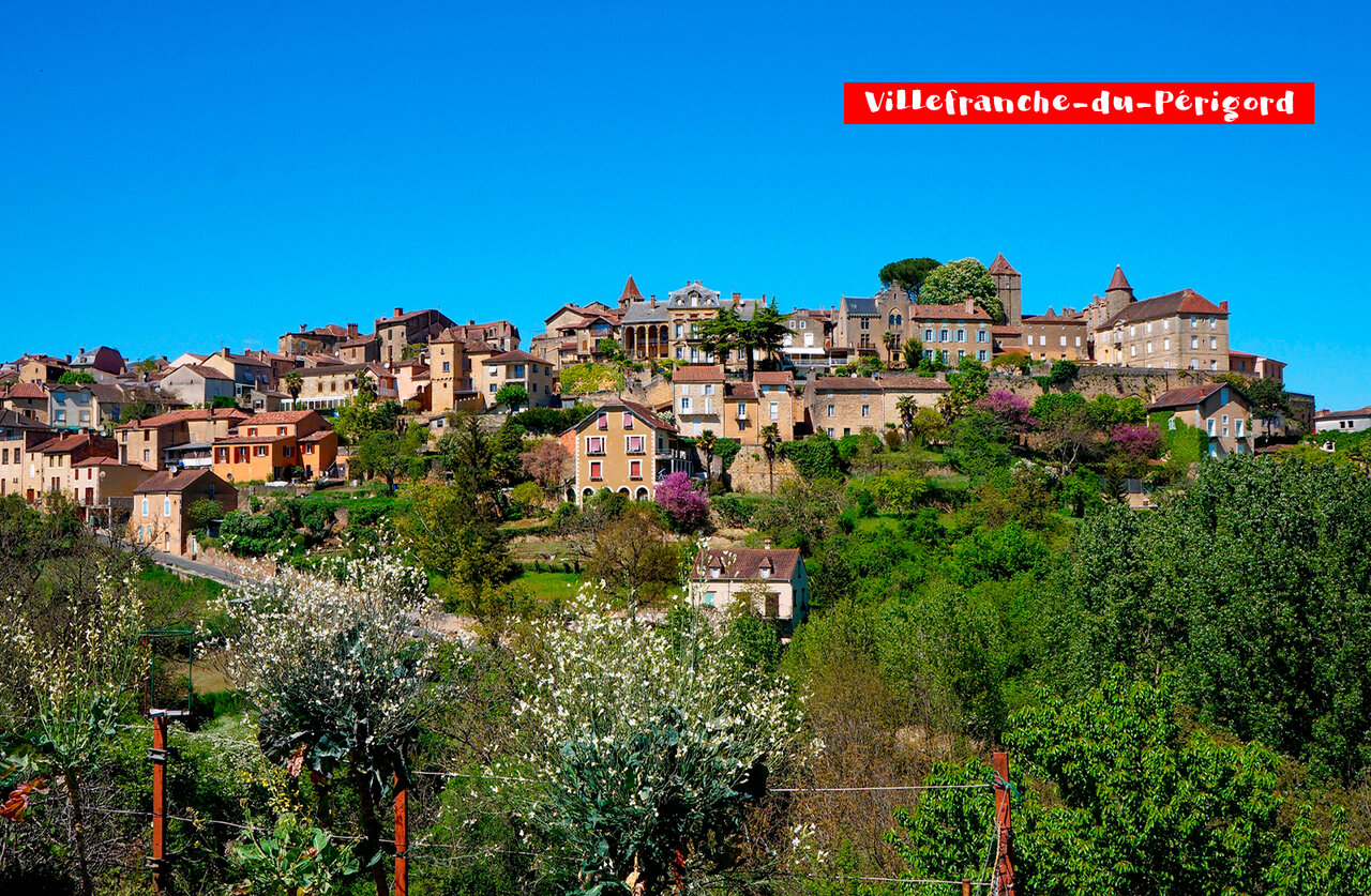 Middeleeuws dorp Villefranche-du-P�rigord, een bezienswaardigheid nabij de camping.