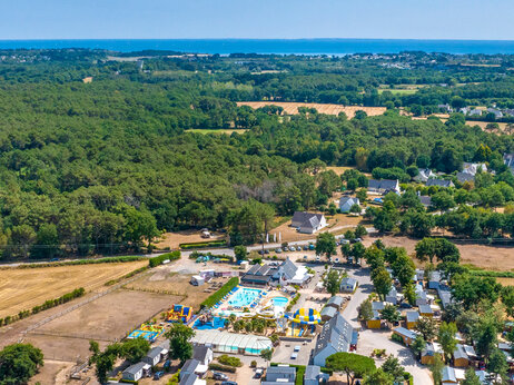 Waterpark, Mobil-homes op camping VAGUES OCEANES Moustoir in Carnac (56).