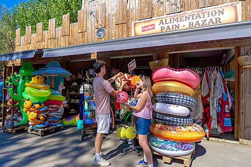 Bazar en campingwinkel op camping CAPFUN Or in La Grande Motte (34).