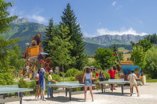 Jongeren tafeltennissen, speelplaatsen, camping CAPFUN Oursière in Villard de Lans.