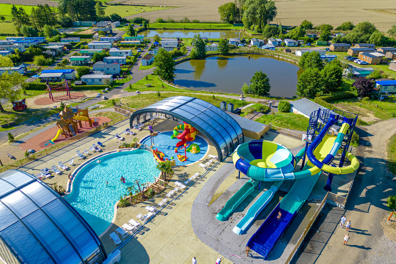 Waterpark, glijbanen en speeltuin op camping CAPFUN Pachy in FOSSES LA VILLE.