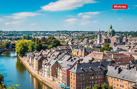 Panoramisch uitzicht op de stad Namen en de Maas in België.