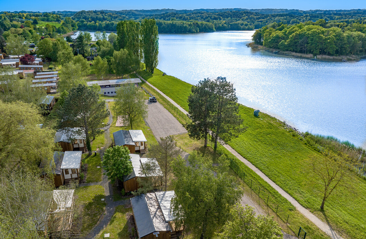 Luchtfoto camping, stacaravans en meer, CAPFUN Palais de Gaufrette, R�mering (57).