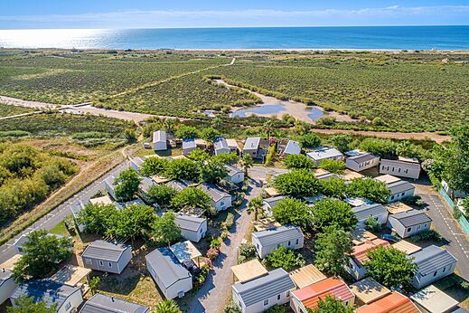 Luchtfoto stacaravans, strand, camping CLICOCHIC Palmira Beach Vendres-Plage (34).