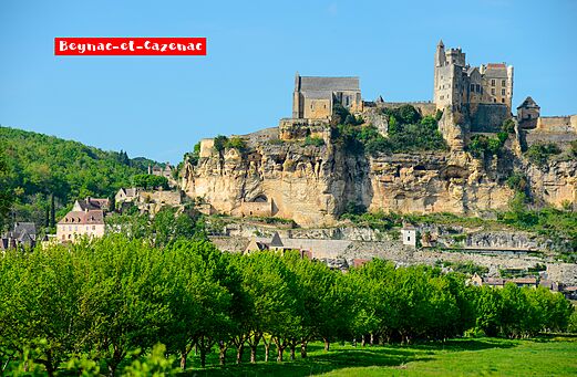 Middeleeuws dorp Beynac-et-Cazenac en zijn kasteel in de Dordogne.