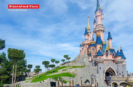 Kasteel van Disneyland Parijs, belangrijke attractie te bezoeken nabij de camping.