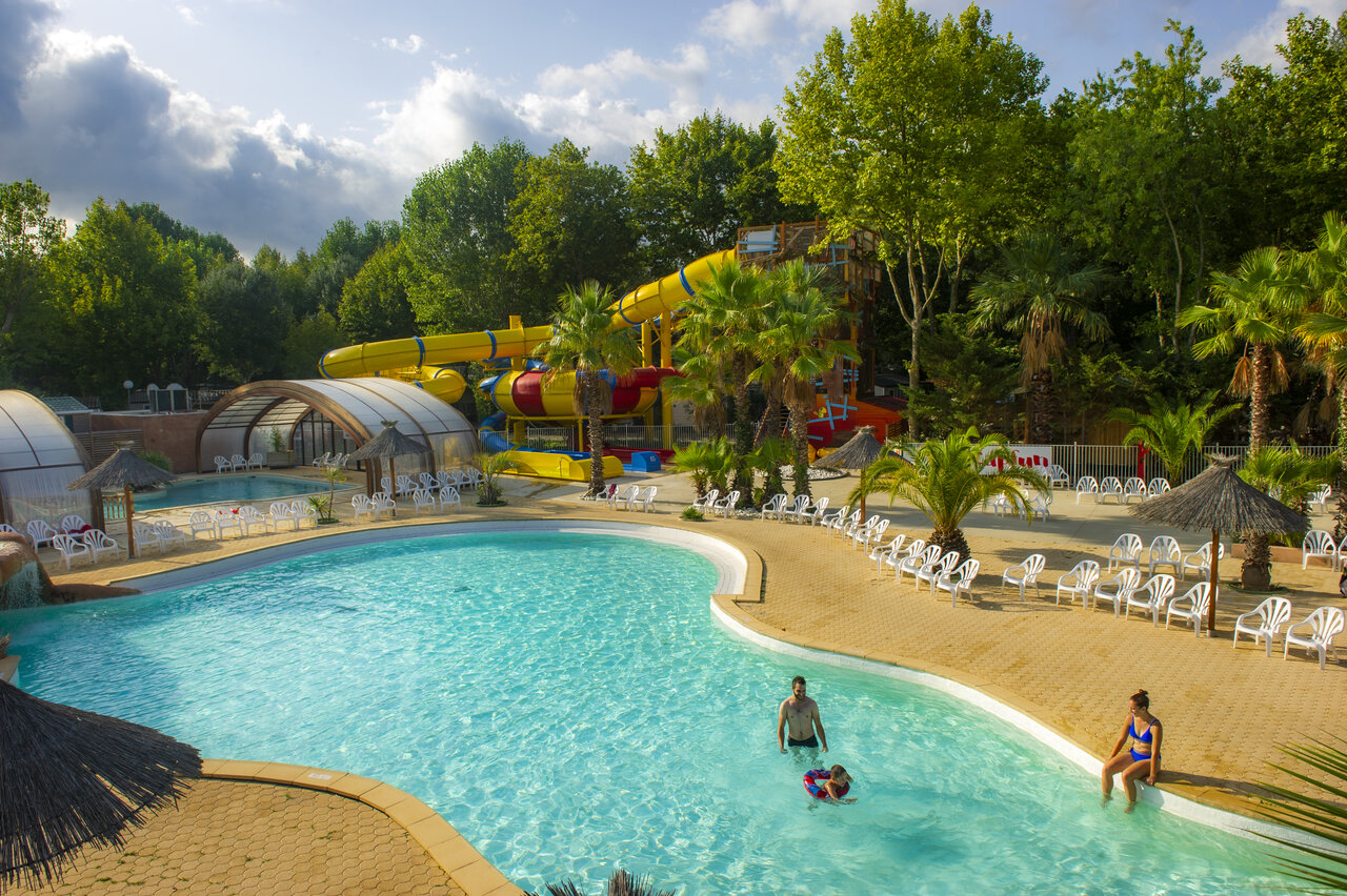 Buitenzwembad, waterglijbanen op camping CAPFUN Paris Roussillon in ARGELES SUR MER (66).