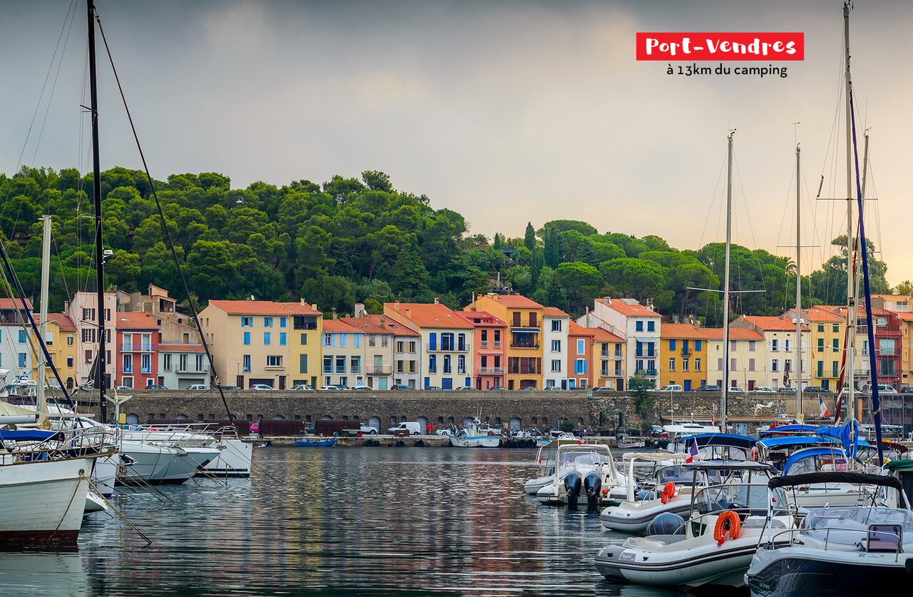 Kleurrijke jachthaven in Port-Vendres, een bezienswaardigheid nabij de camping.