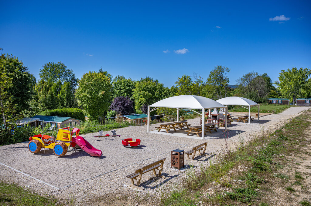 Pergola, Vakantiepark Franche Comt - 15