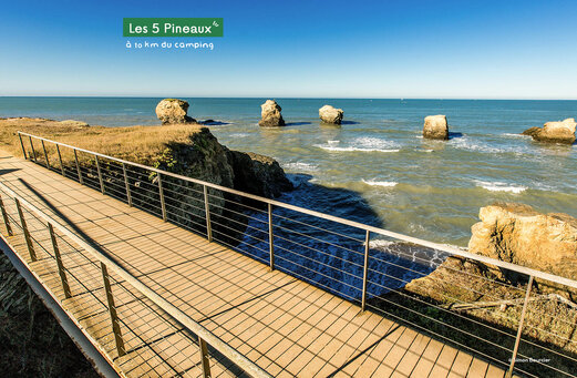Les 5 Pineaux, kustrotsformaties nabij Saint-Hilaire-de-Riez in de Vendée.